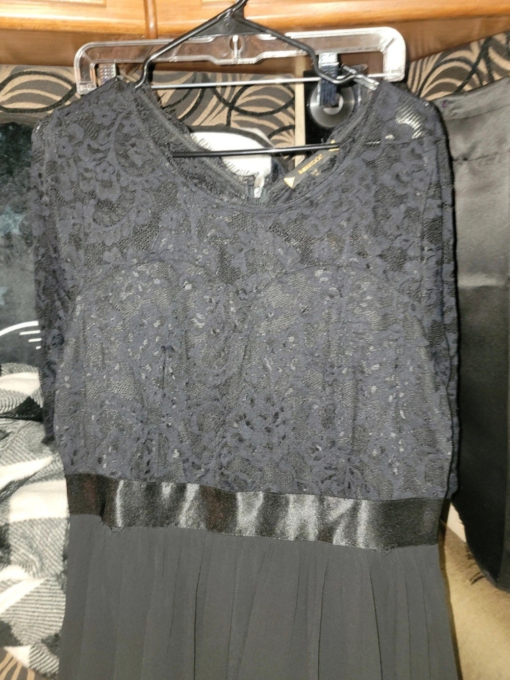 NWT Miusol Elegant Black Lace & Chiffon Floor-Length Bridesmaid Dress